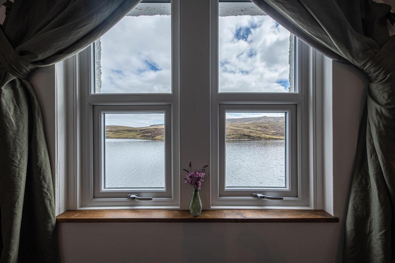 The Lodge In The Loch Portree Exterior photo